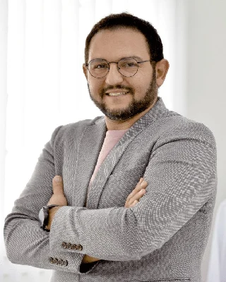 Doç. Dr. Psikiyatrist Hakan Delibaş